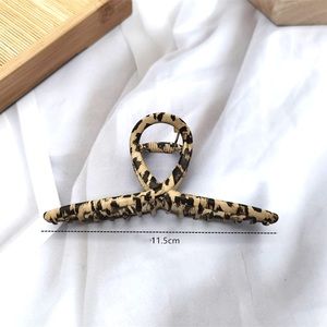 Retro leopard print metal hair claws,